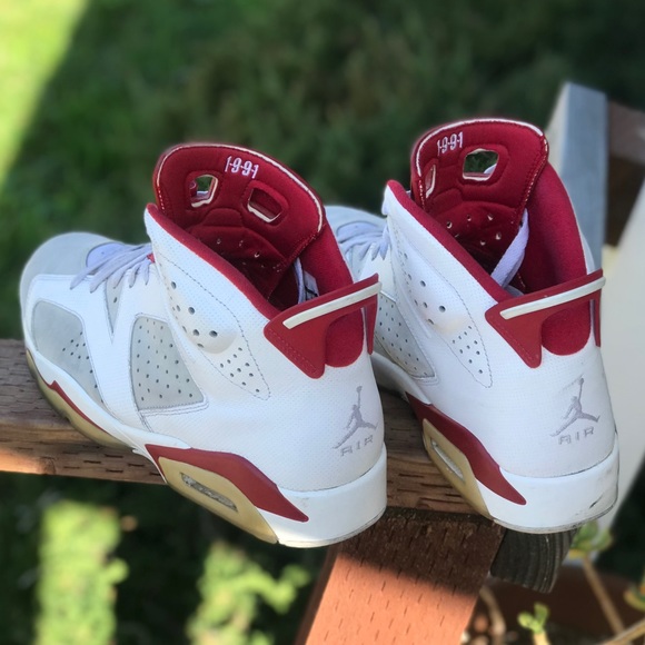 AIR JORDAN 6 RETRO "ALTERNATE" in a RED & WHITE - Picture 2 of 8